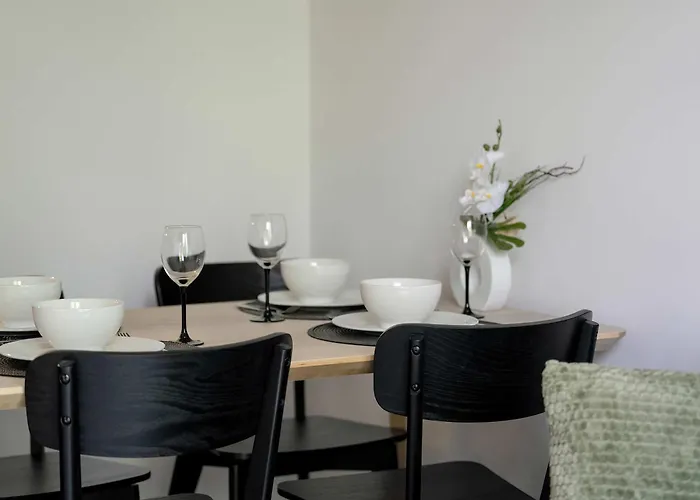 Pet Friendly Cozy With Balcony In By Renters 公寓 波兹南