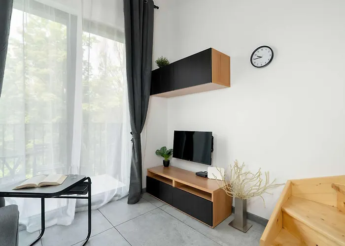 Pet Friendly Cozy With Balcony In By Renters 公寓 *