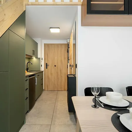 Pet Friendly Cozy With Balcony In By Renters Appartement