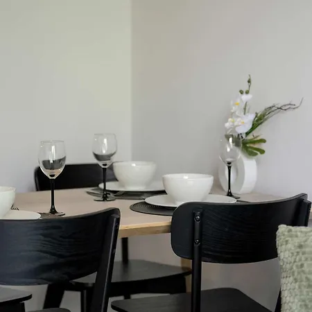 Pet Friendly Cozy With Balcony In By Renters Appartement Poznań