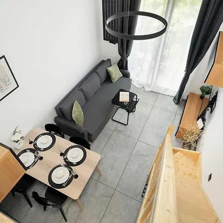 Appartement Pet Friendly Cozy With Balcony In By Renters *