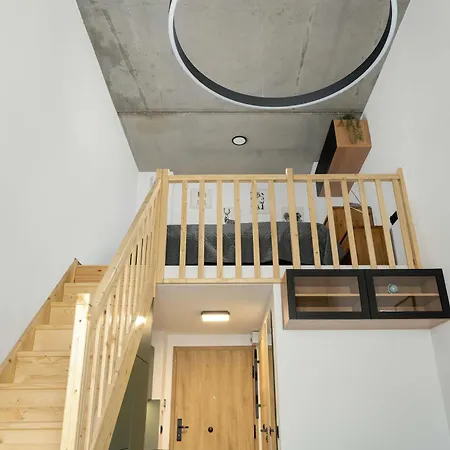 Apartament Pet Friendly Cozy With Balcony In By Renters