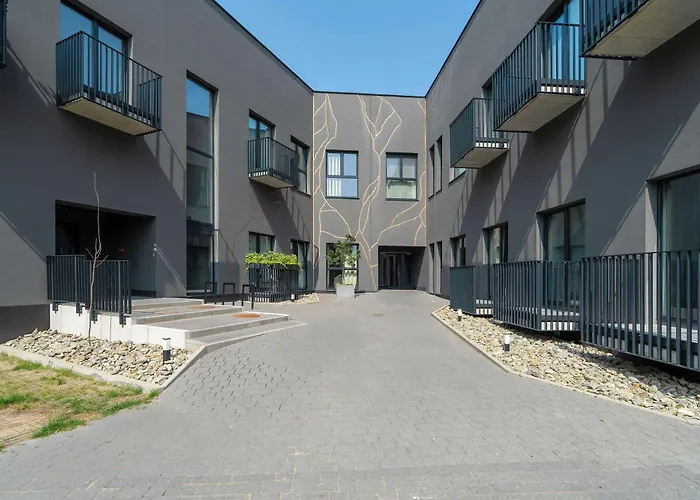 Pet Friendly Cozy With Balcony In By Renters