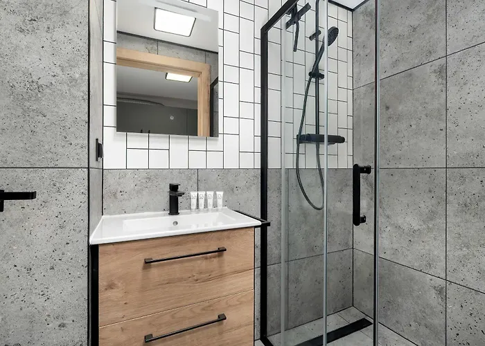 Apartament Pet Friendly Cozy With Balcony In By Renters