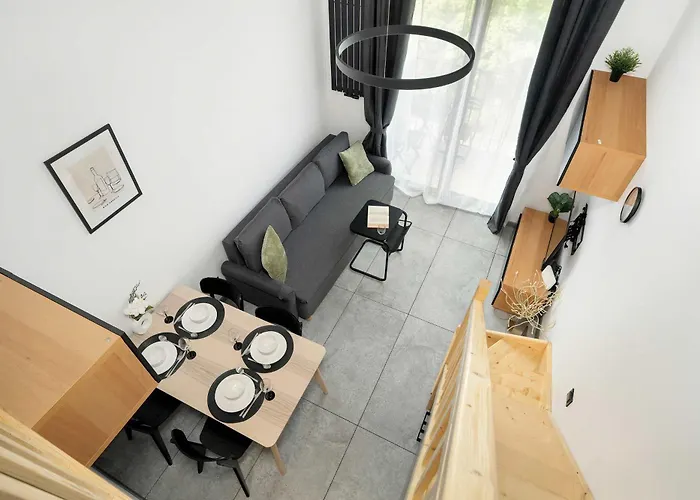 Apartament Pet Friendly Cozy With Balcony In By Renters *